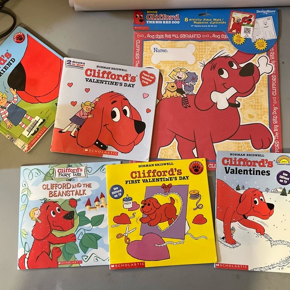 Clifford the Big Red Dog Valentine’s Day Book Lot Scholastic Kids Early Reader - Picture 3 of 3
